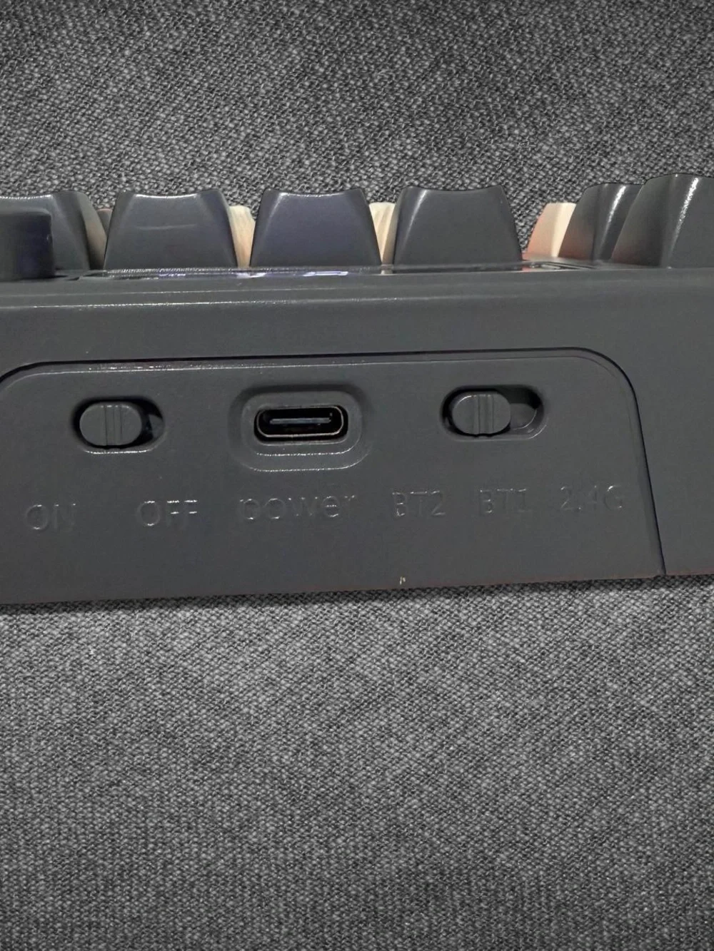 Freewolf M96 96-Key Wireless RGB Keyboard TFT Bluetooth 2.4G Type-C